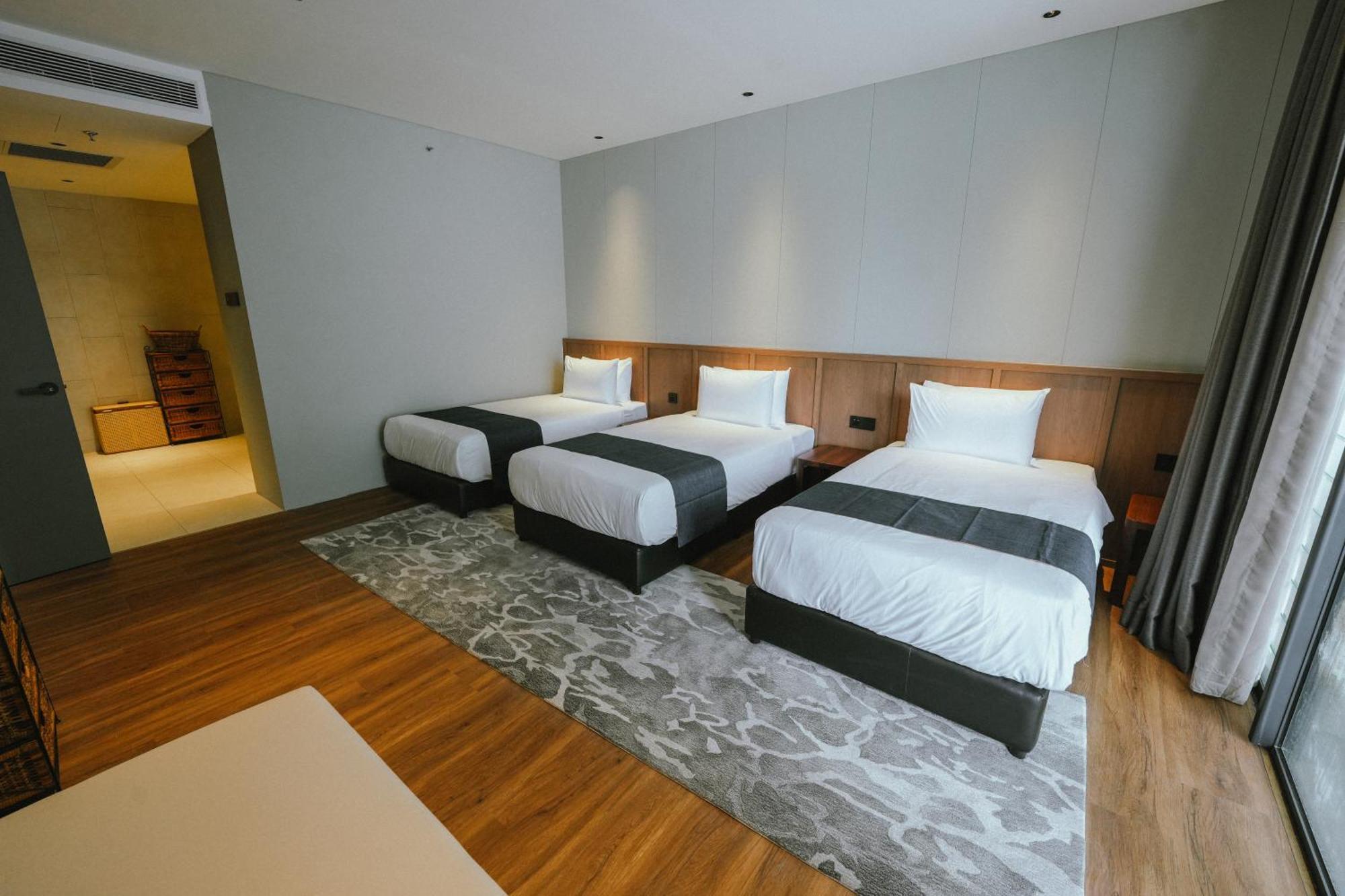 Roxy Beach Resort Sematan Exteriér fotografie