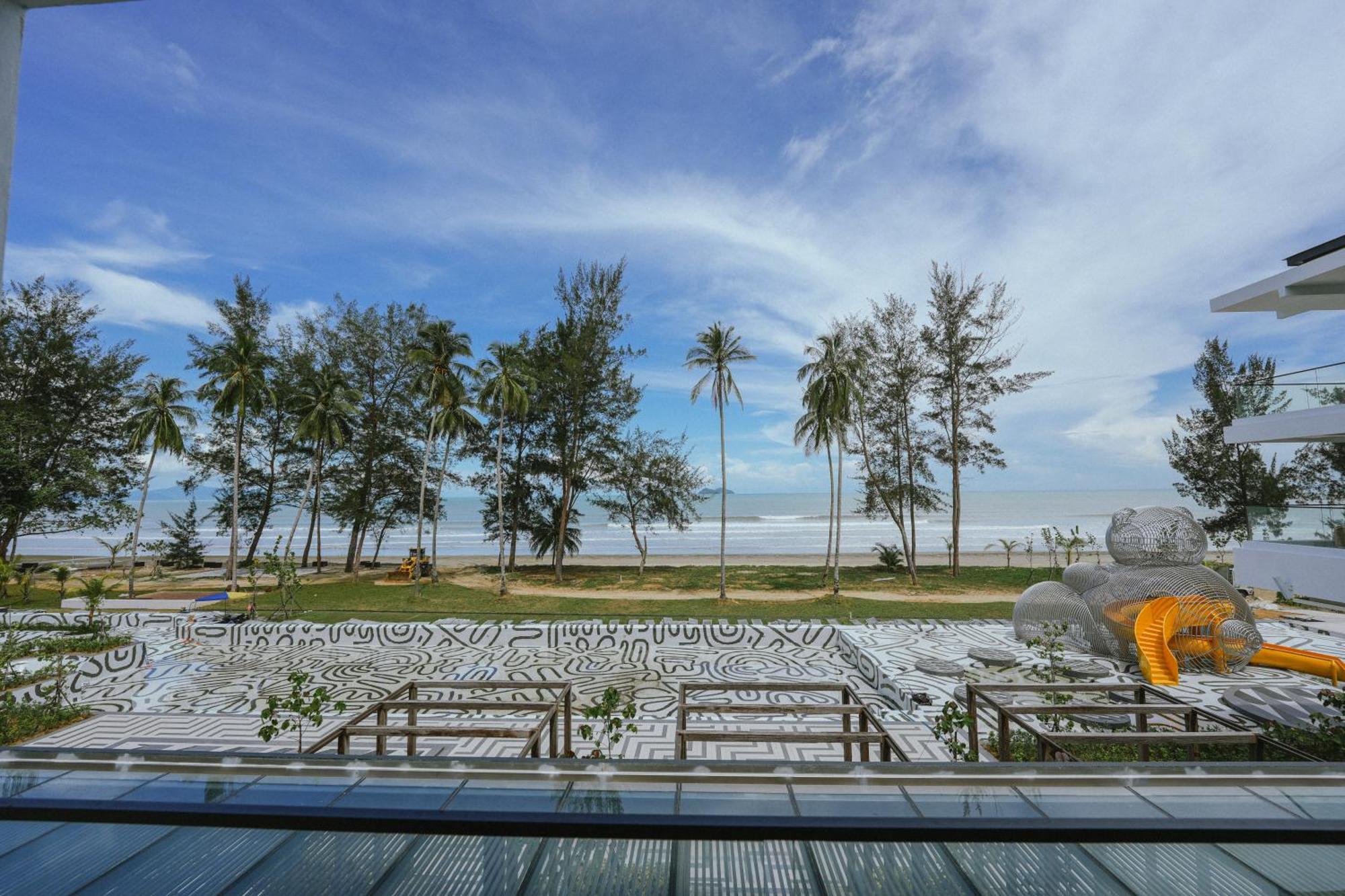 Roxy Beach Resort Sematan Exteriér fotografie